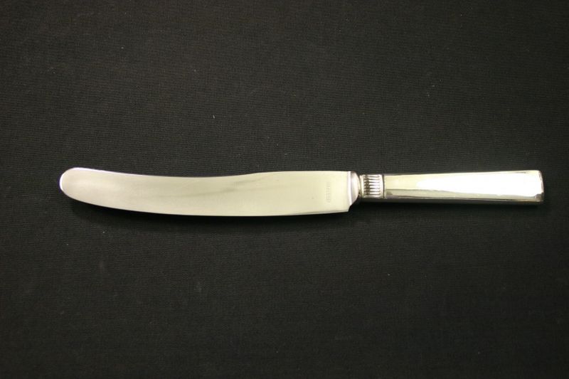 Prins Harald stor spisekniv (gammel versjon)