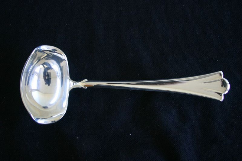Lilje sauseskje med krok